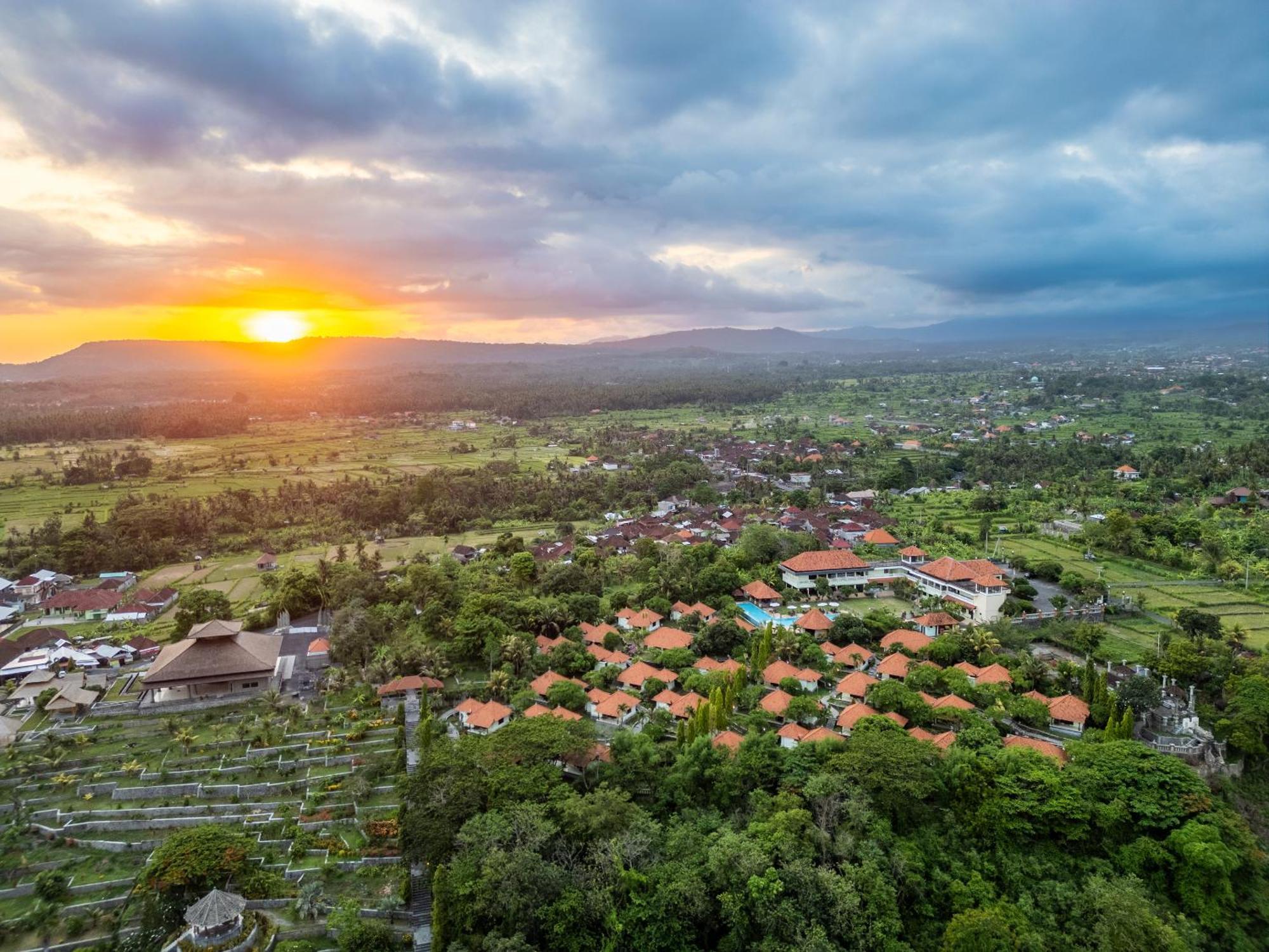 Taman Surgawi Resort & Spa Jasri Extérieur photo