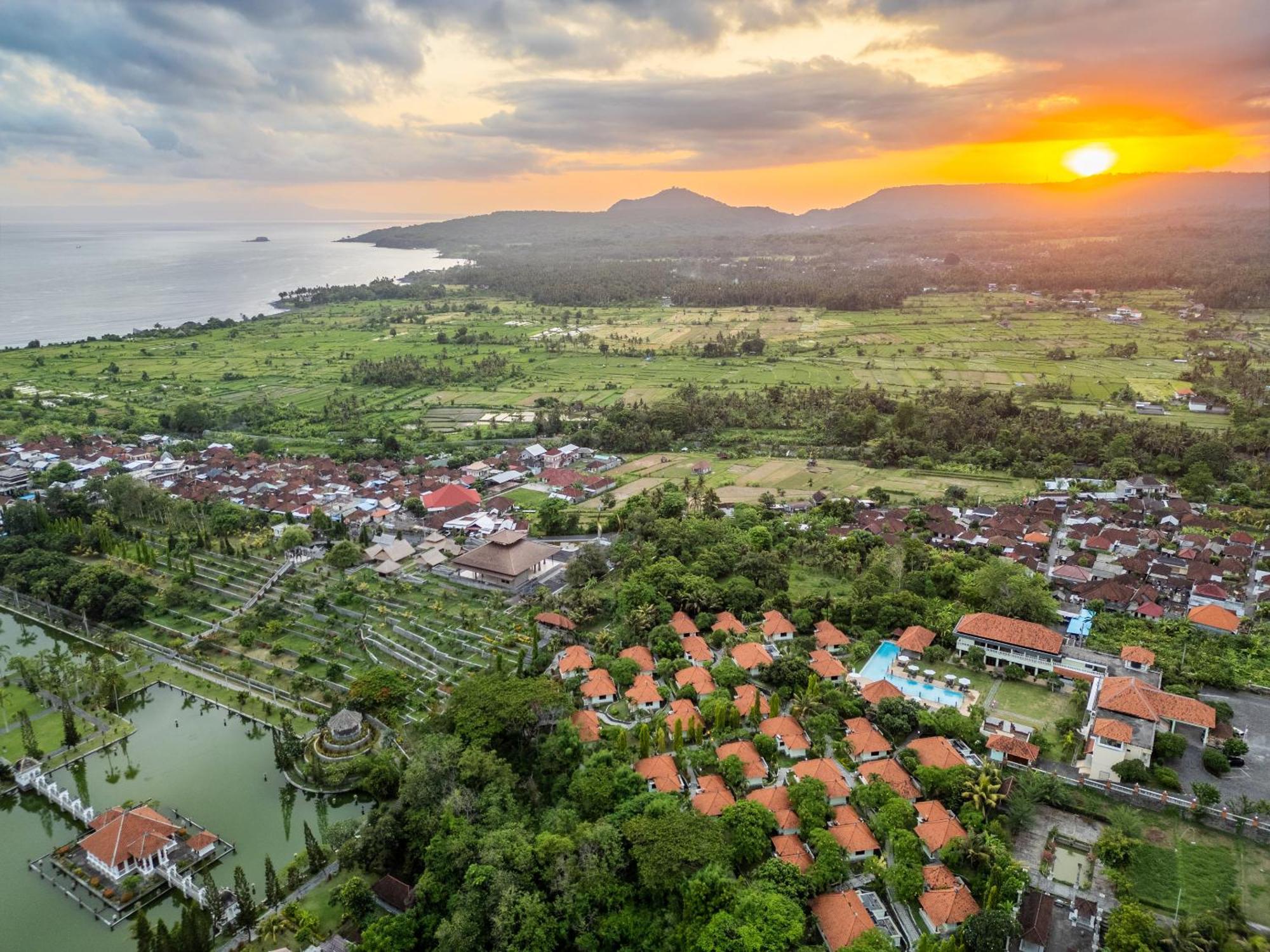 Taman Surgawi Resort & Spa Jasri Extérieur photo